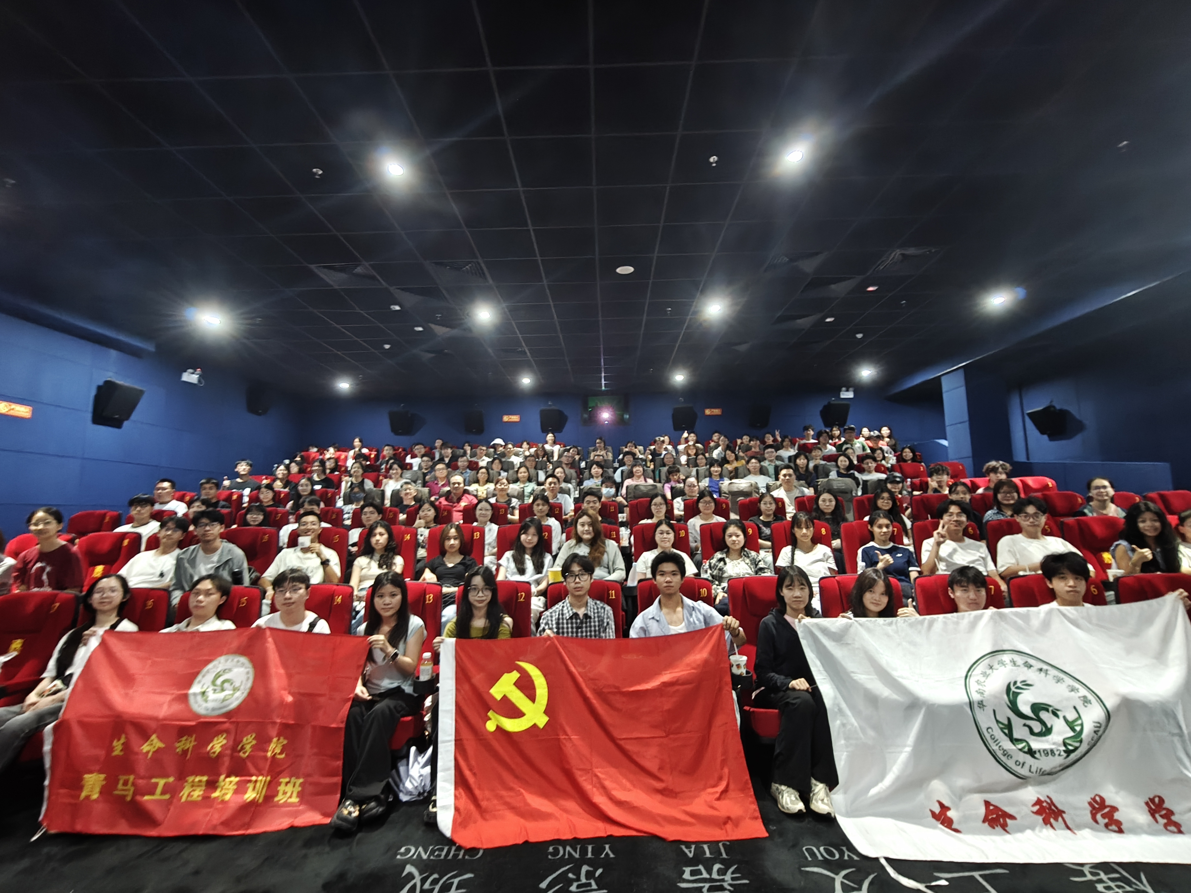 合影1.jpg